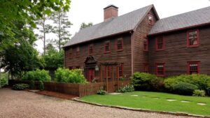 The-Country-House-by-K-Lewis-Interior-desig