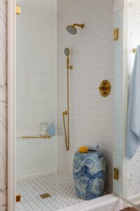 Tru_ Blue_Bathroom_by_Interior_design_Arkansa_005